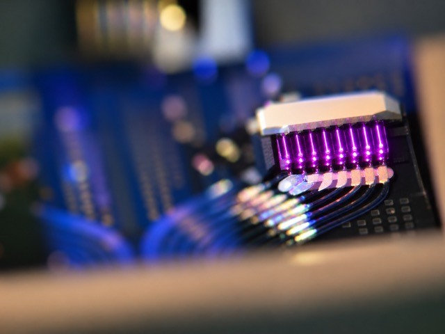 Photon Bridge Raises €10M to Tackle AI’s Emerging Laser Bottleneck